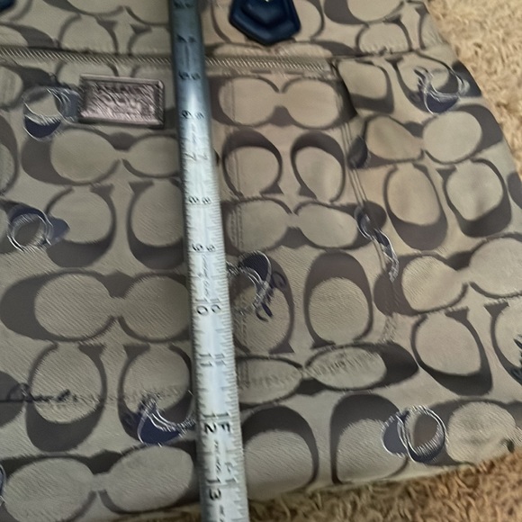 Coach Large Tote - Picture 11 of 11